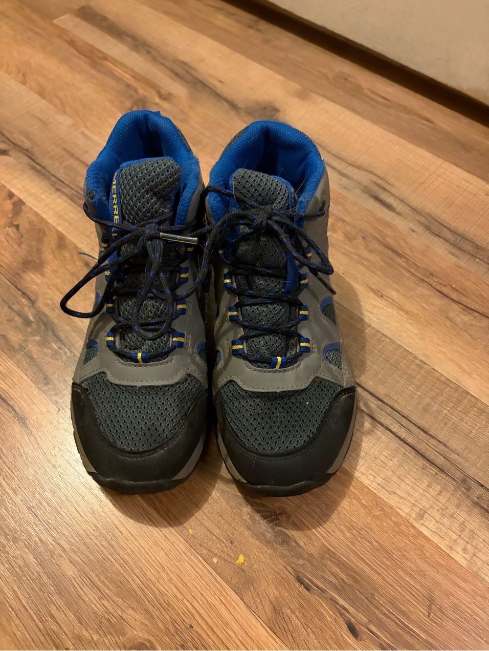 Merrell kid’s hiking shoes - size 2
